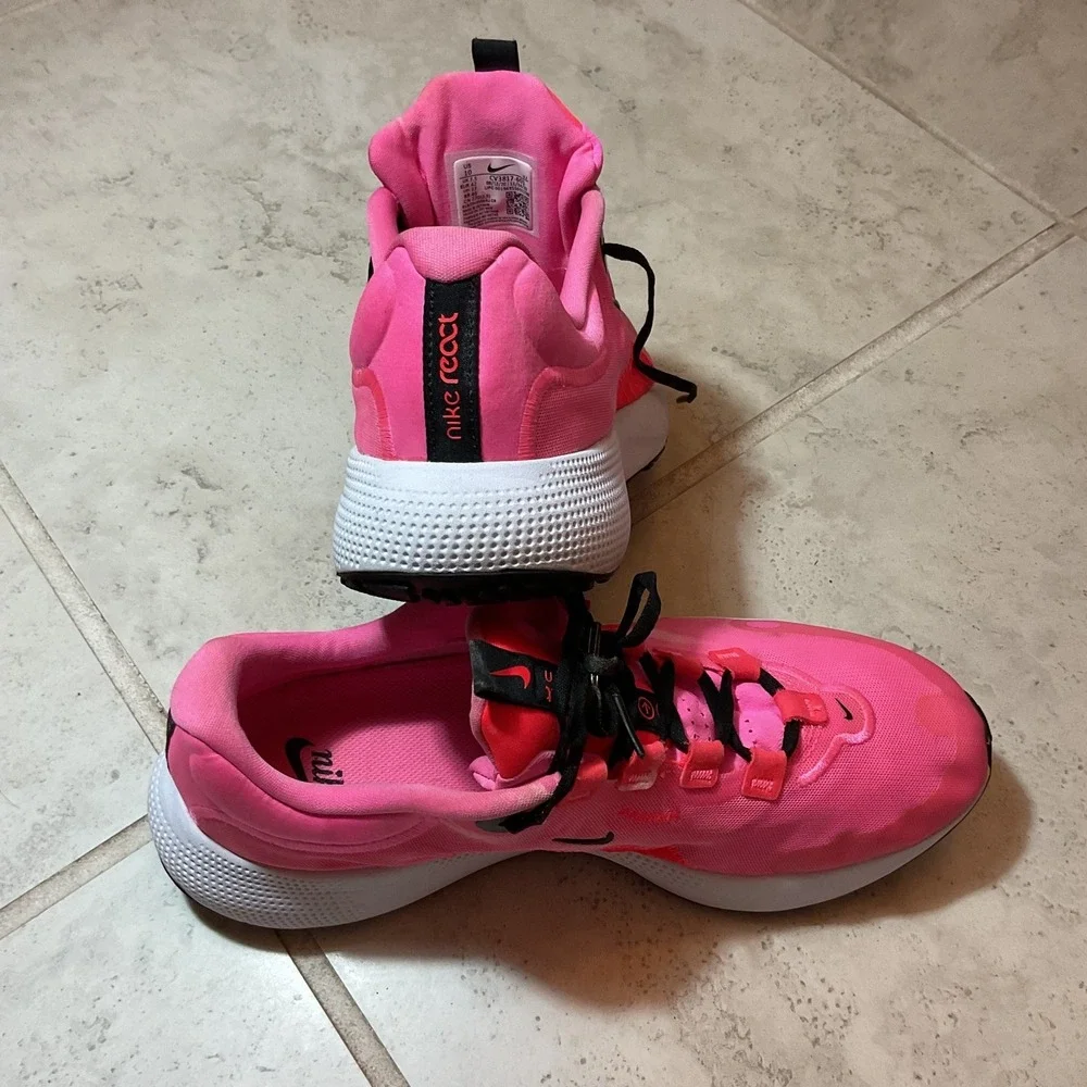 Size 10 Women Nike React Escape Run Pink Glow 2021